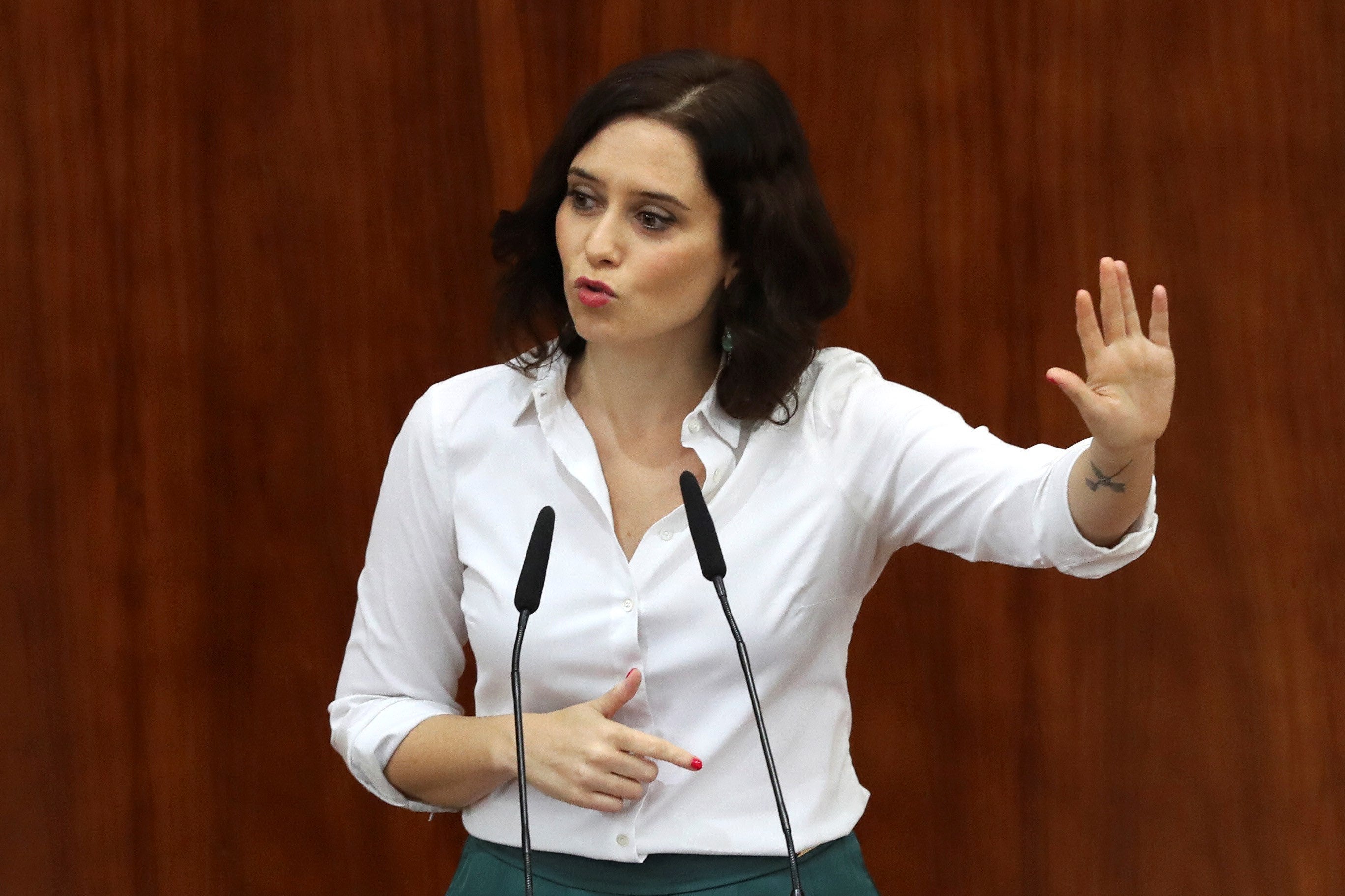 Dura respuesta de Ayuso a Isa Serra: "Las feministas de Unidas Podemos son las personas más machistas que he visto" Dura respuesta de Ayuso a Isa Serra: "Las feministas de Unidas Podemos son las personas más machistas que he visto"