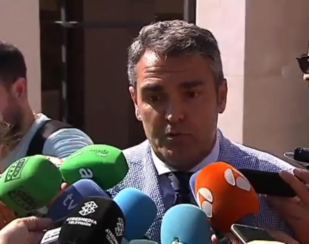 Enrique Zambrano, abogado de Francesco Arcuri: "Me parecería muy triste que el Gobierno indultara a Juana Rivas" Enrique Zambrano, abogado de Francesco Arcuri: "Me parecería muy triste que el Gobierno indultara a Juana Rivas"