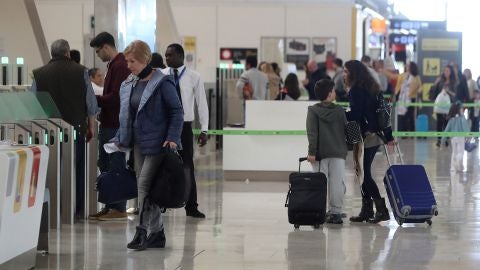 Movimiento de viajeros en el aeropuerto Adolfo Su&aacute;rez Madrid-Barajas