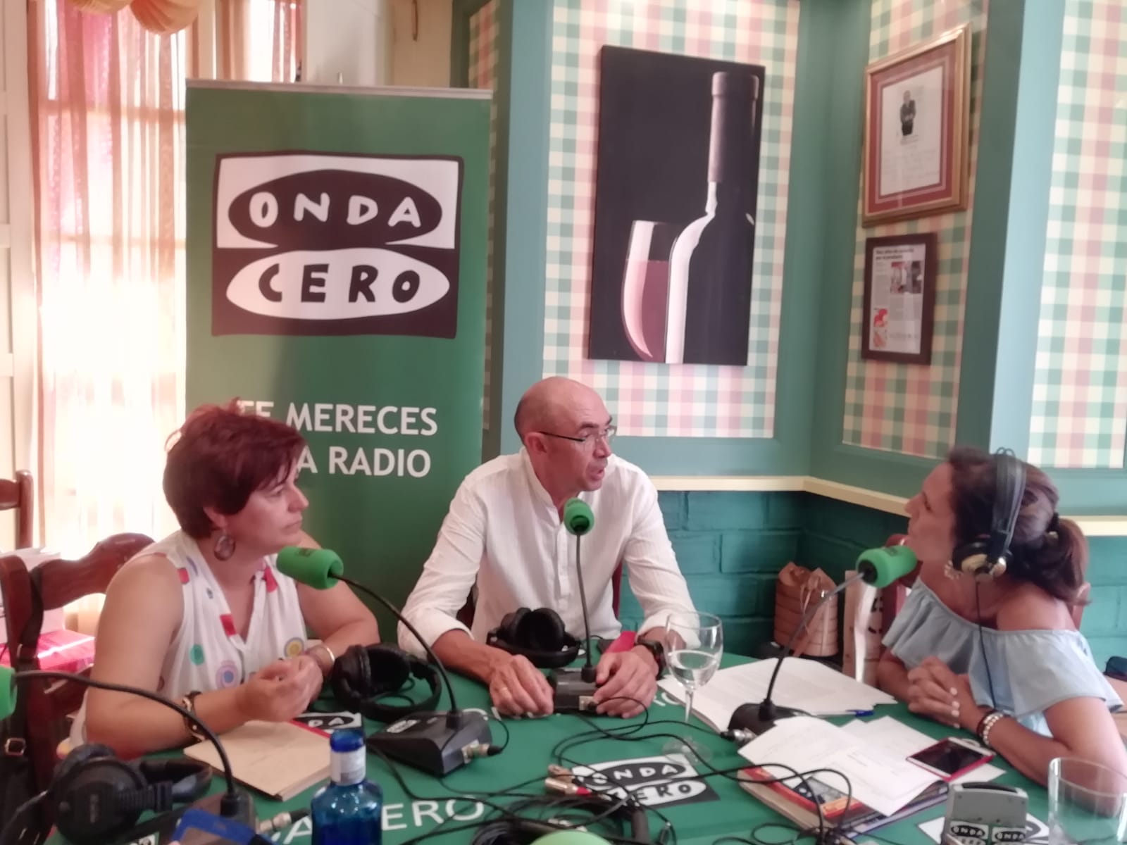 'Lo que más escuchamos en la feria son las quejas del macrobotellón y la privatización progresiva de El Real' 'Lo que más escuchamos en la feria son las quejas del macrobotellón y la privatización progresiva de El Real'