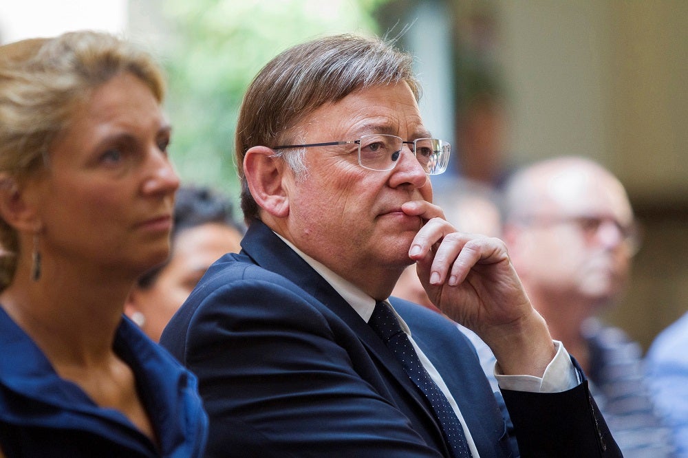 El President Puig anuncia recortes en la Comunitat pero niega que se vayan a ver afectados servicios sociales El President Puig anuncia recortes en la Comunitat pero niega que se vayan a ver afectados servicios sociales