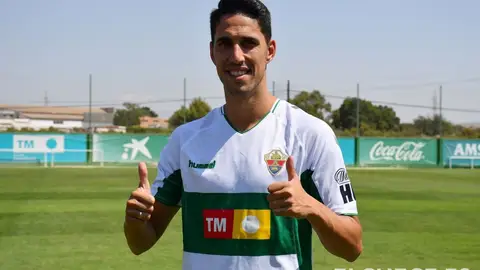 El extremo Fidel Chaves, en su presentación como jugador del Elche CF en su segunda etapa como franjiverde. ELCHE CF