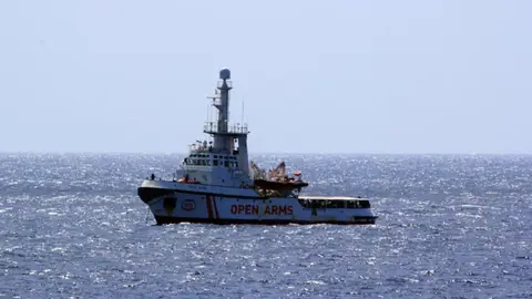 A3 Noticias de la Mañana (16-08-19) El Open Arms sigue a la espera de obtener un permiso para desembarcar en Italia mientras Salvini continúa su pulso A3 Noticias de la Mañana (16-08-19) El Open Arms sigue a la espera de obtener un permiso para desembarcar en Italia mientras Salvini continúa su pulso