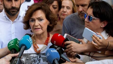 Carmen Calvo durante su visita a la feria de M&aacute;laga 