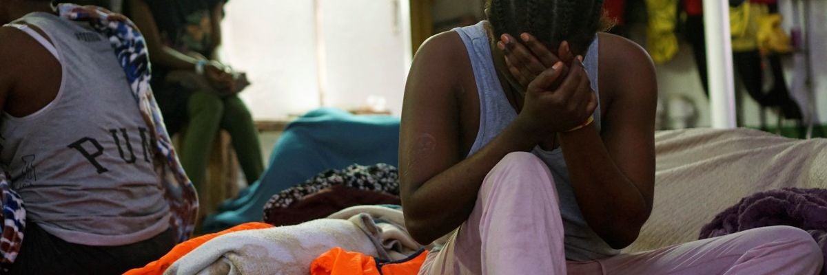 Una de las migrantes a bordo del Open Arms Una de las migrantes a bordo del Open Arms