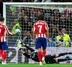 Morata bate a David Soria Morata bate a David Soria