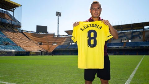 Santi Cazorla, con su dorsal en el VIllarreal