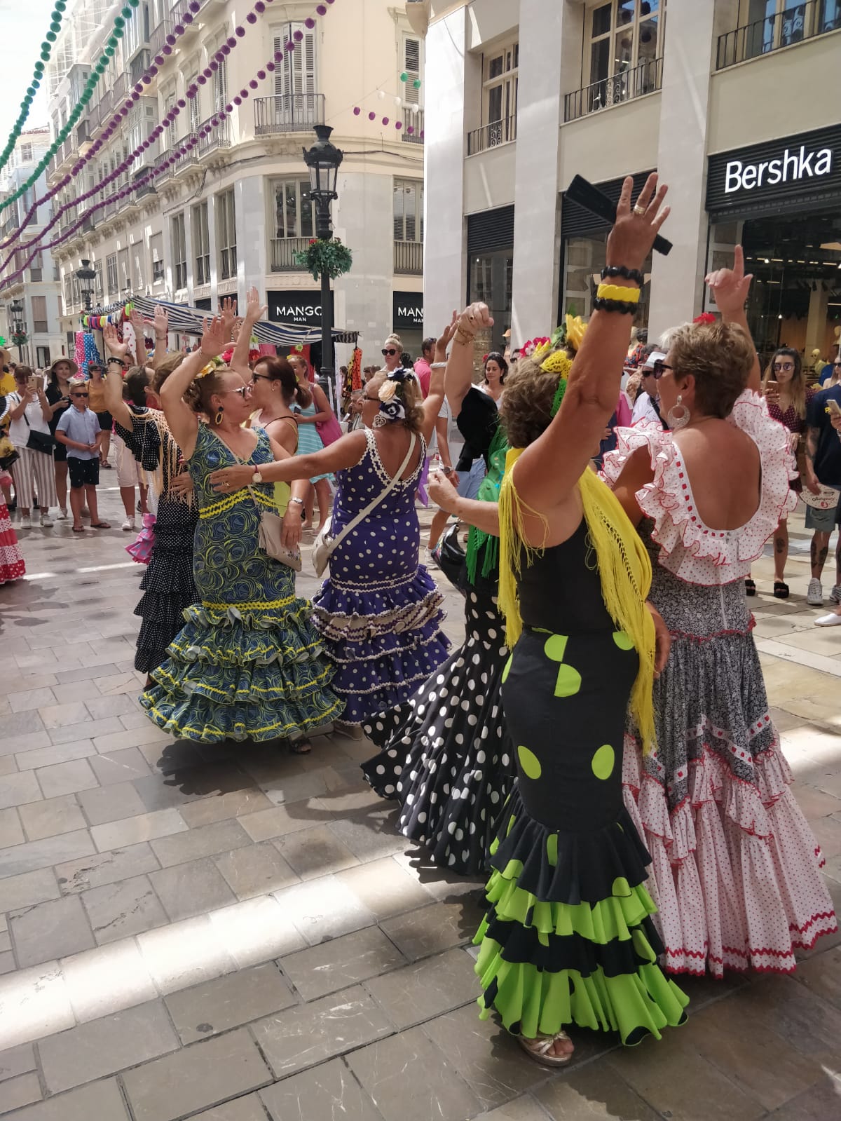 Aires de Feria 20/08/2019 de 12:30 a 14:00 Aires de Feria 20/08/2019 de 12:30 a 14:00