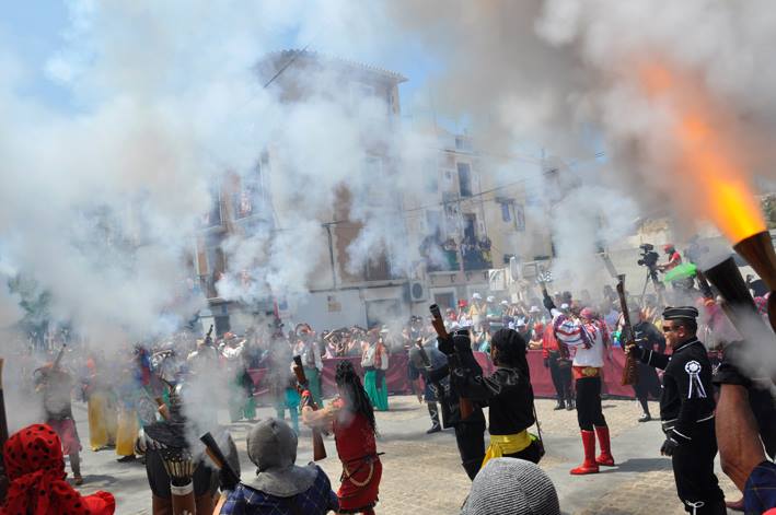 Más de 100 municipios alzan la voz contra el incremento del 50% del precio de la pólvora negra Más de 100 municipios alzan la voz contra el incremento del 50% del precio de la pólvora negra