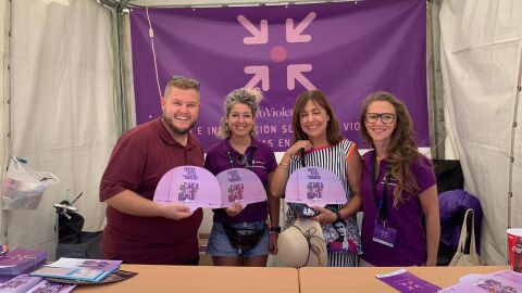 La Concejal&iacute;a de Igualdad en uno de los 'Puntos Violetas' durante las Fiestas Patronales.