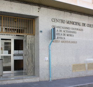 Fachada del Centro Municipal de Cultura de Novelda. Fachada del Centro Municipal de Cultura de Novelda.