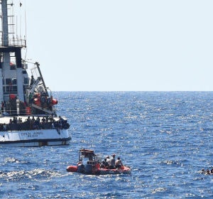A3 Noticias de la Mañana (21-08-19) El Open Arms atraca en Lampedusa tras la orden del juez italiano de incautar el barco A3 Noticias de la Mañana (21-08-19) El Open Arms atraca en Lampedusa tras la orden del juez italiano de incautar el barco