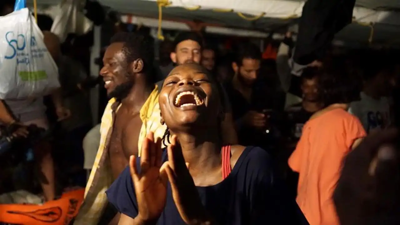 Los migrantes llegan a Lampedusa. Los migrantes llegan a Lampedusa.