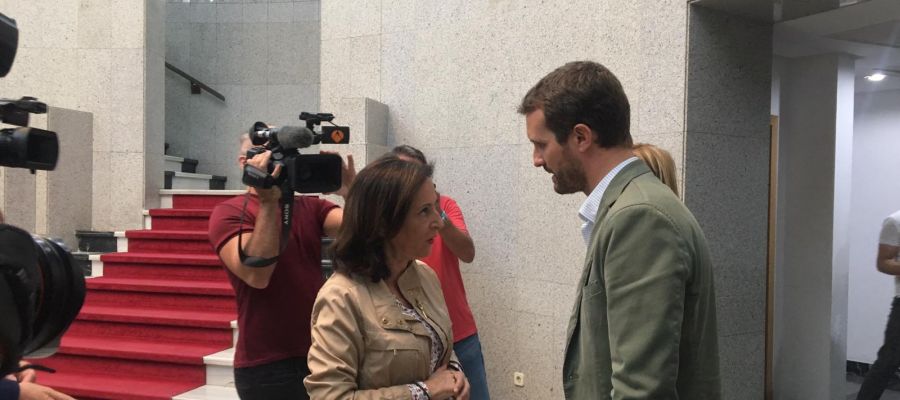 Margarita Robles y Pablo Casado coinciden en Gran Canaria con motivo del incendio Margarita Robles y Pablo Casado coinciden en Gran Canaria con motivo del incendio
