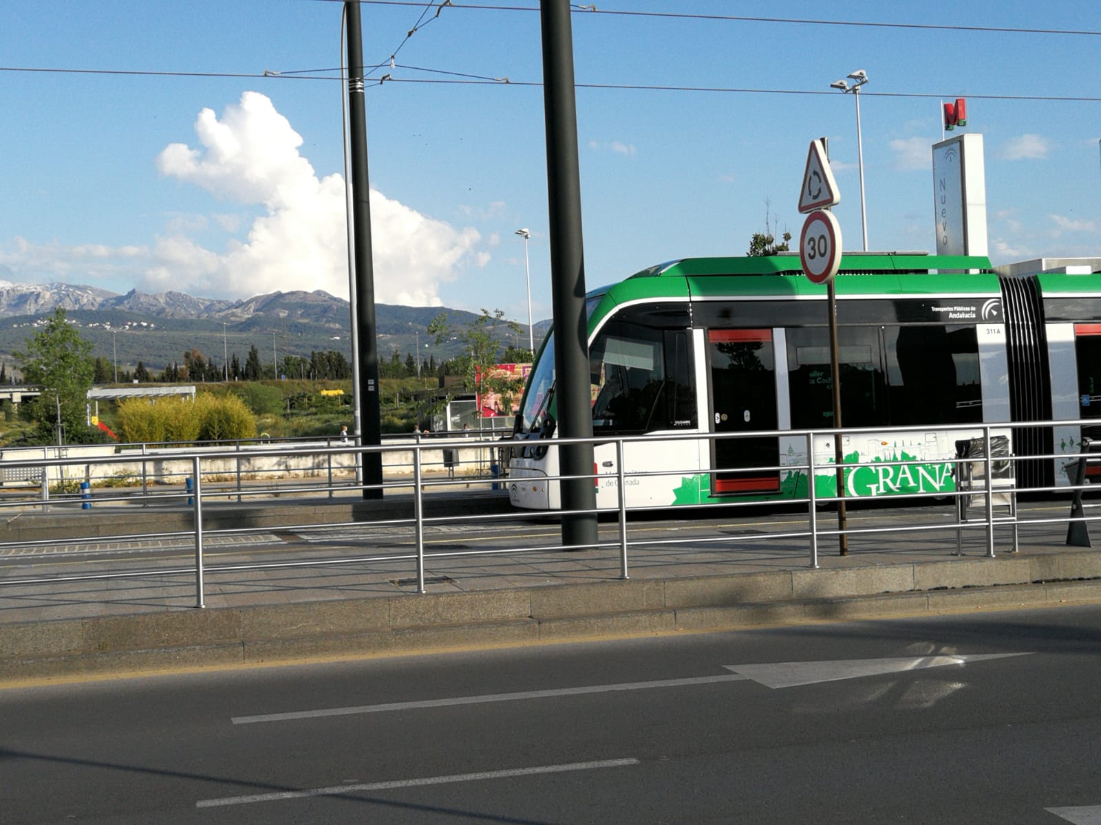 La Junta estudiará la posibilidad de que el metro llegue a Ogíjares La Junta estudiará la posibilidad de que el metro llegue a Ogíjares