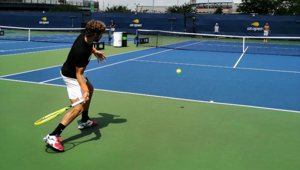 El tenista ilicitano Mario Vilella, en un entrenamiento previo a su debut en la previa del US Open 2019.