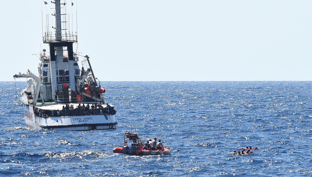 Un juez italiano levanta el embargo al barco de la ONG española Open Arms Un juez italiano levanta el embargo al barco de la ONG española Open Arms