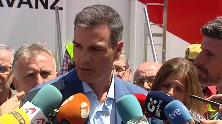 Sánchez asegura que el Gobierno "arrimará el hombro" para que Gran Canaria se recupere pronto tras el incendio Sánchez asegura que el Gobierno "arrimará el hombro" para que Gran Canaria se recupere pronto tras el incendio