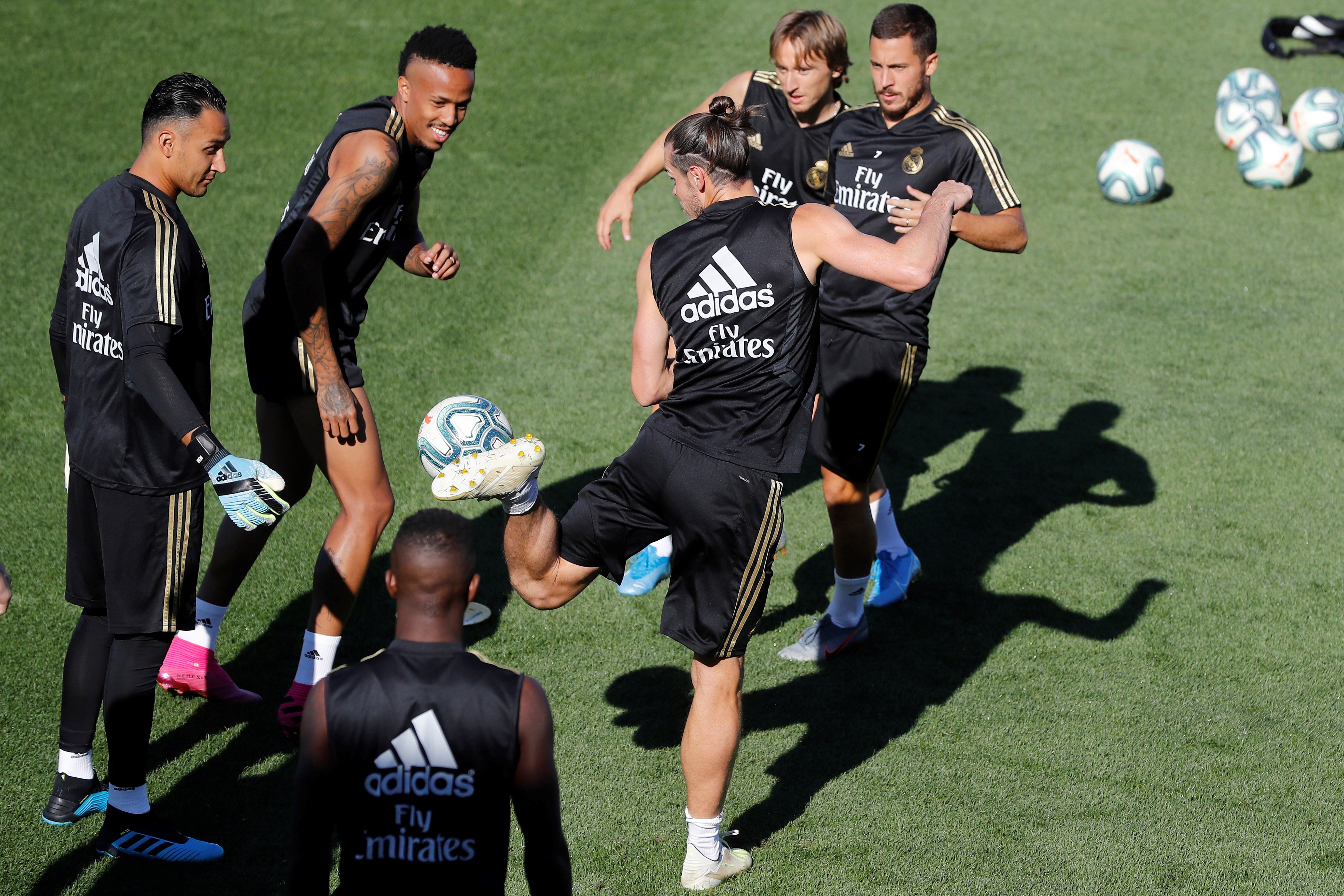 Zidane recupera a Ferland Mendy para el partido ante el Valladolid Zidane recupera a Ferland Mendy para el partido ante el Valladolid
