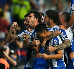 Los jugadores del Espanyol celebran el gol. Los jugadores del Espanyol celebran el gol.