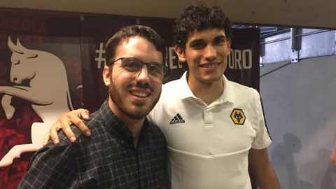 El central de los Wolves, Jes&uacute;s Vallejo. 