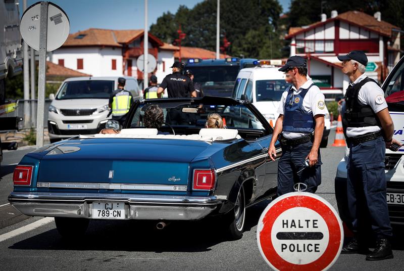 Los fuertes controles policiales por la cumbre del G7 provocan las quejas de los comerciantes Los fuertes controles policiales por la cumbre del G7 provocan las quejas de los comerciantes