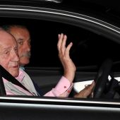 El rey Juan Carlos ingresa en el hospital: "Me veréis a la salida"