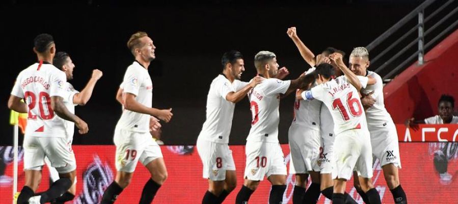 Los jugadores del Sevilla celebran un gol Los jugadores del Sevilla celebran un gol