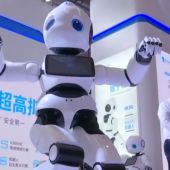 Robot presentado en la Conferencia Mundial de Robots en China