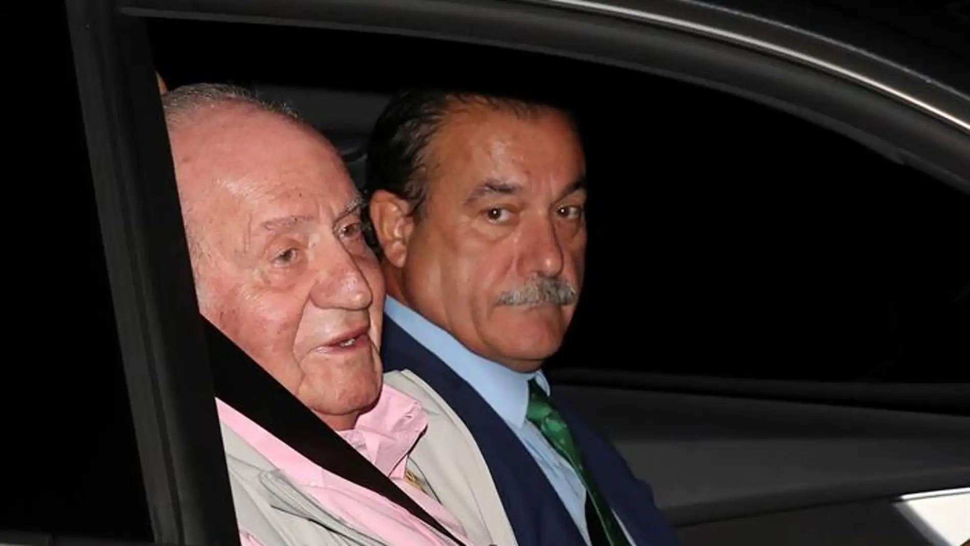 El rey Juan Carlos a su llegada a la clínica Quirón