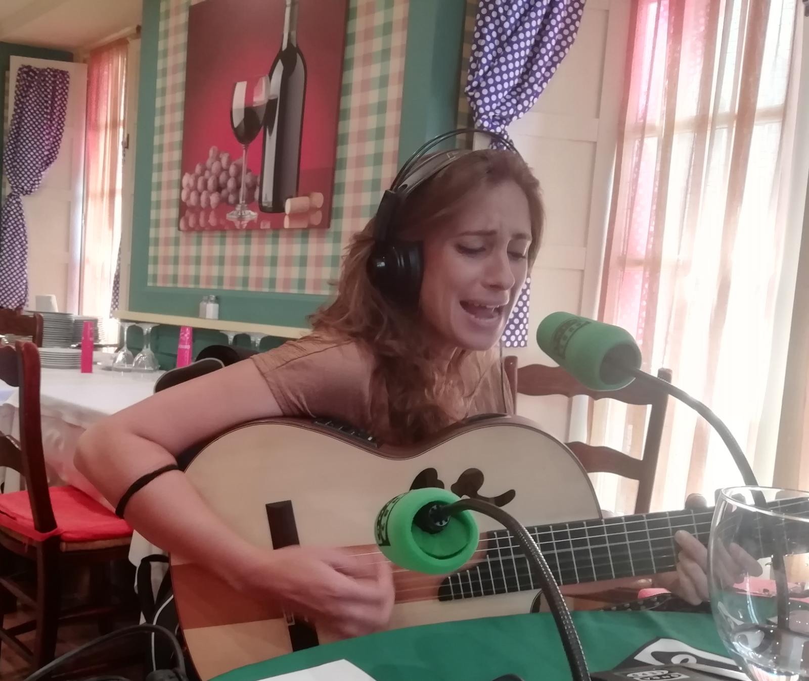 María Peláe nos sorprende con su música María Peláe nos sorprende con su música