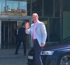 Felipe VI a su llegada al hospital Quirón Felipe VI a su llegada al hospital Quirón