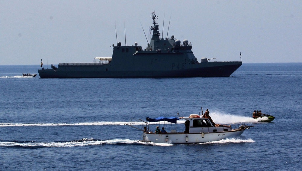 El 'Audaz' pone rumbo a Pozallo, en Sicilia, para recoger a los quince migrantes del Open Arms El 'Audaz' pone rumbo a Pozallo, en Sicilia, para recoger a los quince migrantes del Open Arms