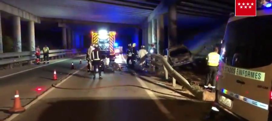 Muere un hombre carbonizado tras estrellarse contra un pilar de un puente de la AP-6 Muere un hombre carbonizado tras estrellarse contra un pilar de un puente de la AP-6