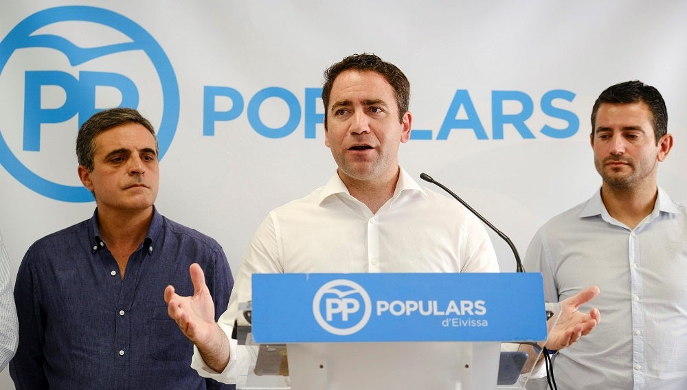 Teodoro García Egea: "Sánchez ha vendido a España a cambio de seguir en el poder" Teodoro García Egea: "Sánchez ha vendido a España a cambio de seguir en el poder"