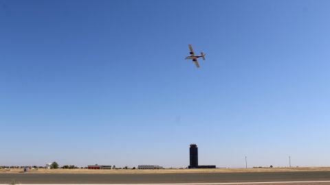 Vuelo de calibraci&oacute;n sobre el aeropuerto de Ciudad Real