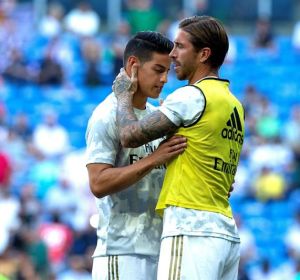 James y Sergio Ramos en el calentamiento del Real Madrid James y Sergio Ramos en el calentamiento del Real Madrid