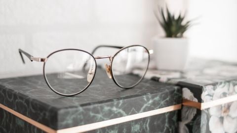 As&iacute; es c&oacute;mo deber&iacute;as limpiar tus gafas para que duren limpias mucho m&aacute;s tiempo