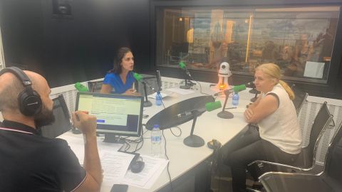 Rita Maestre e Inmaculada Sanz, en el cara a cara en La Br&uacute;jula de Madrid