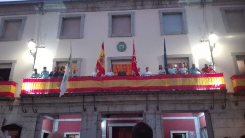 Minuto de silencio en el preg&oacute;n de inicio de las fiestas de Cercedilla en homenaje a Blanca Fern&aacute;ndez Ochoa