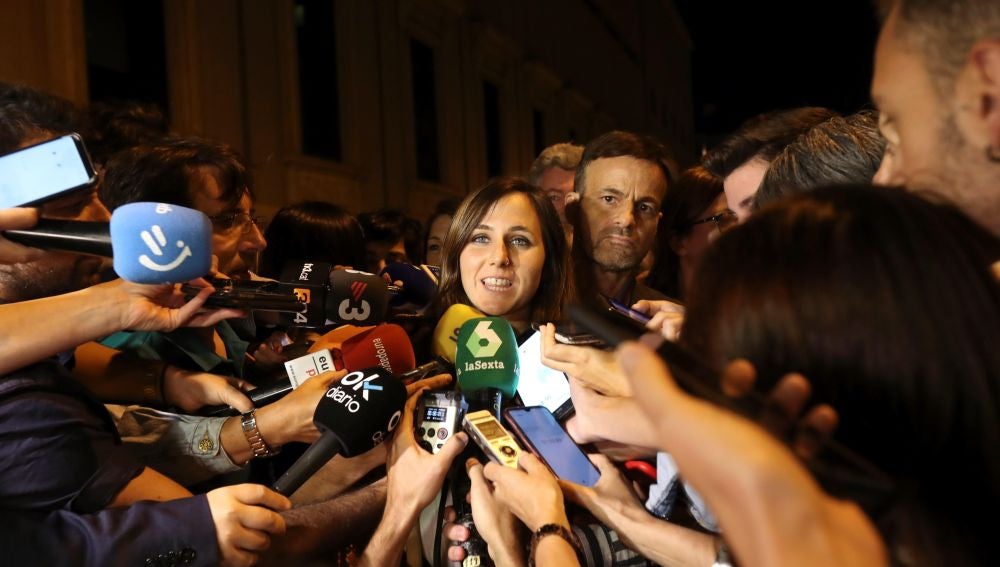 Podemos sale de la reunión "preocupado" por la postura "inamovible" del PSOE