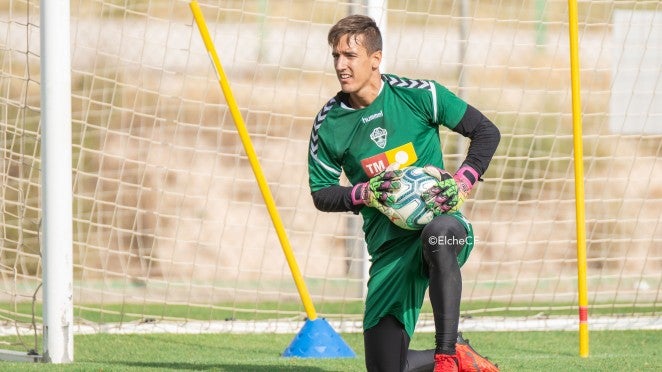 Elche: Edgar Badia se va cedido al Real Zaragoza Elche: Edgar Badia se va cedido al Real Zaragoza