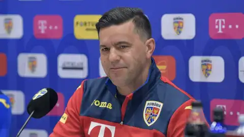 El entrenador de Rumanía, Cosmin Contra. El entrenador de Rumanía, Cosmin Contra.