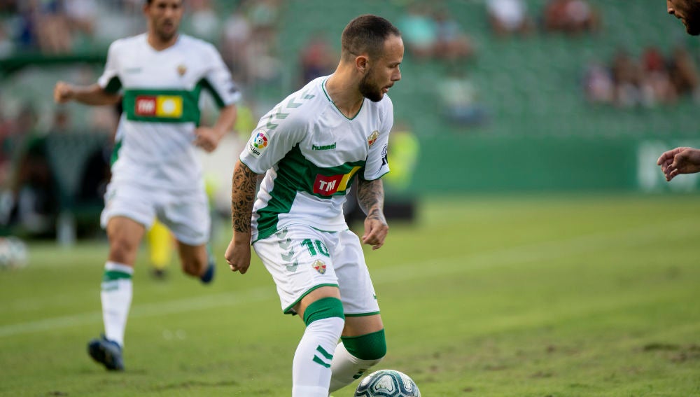 Iván Sánchez, en el primer encuentro de Luga ante el Fuenlabrada, en el estadio Martínez Valero.