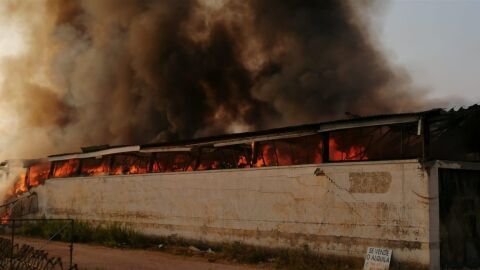 Incendio en la nave textil de Aspe.