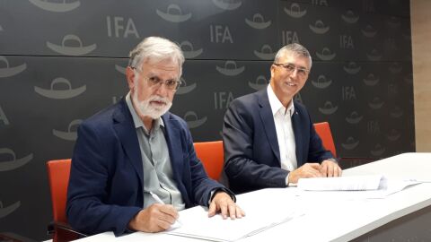 Jos&eacute; Luis Gisbert y Rafael Climent en IFA.