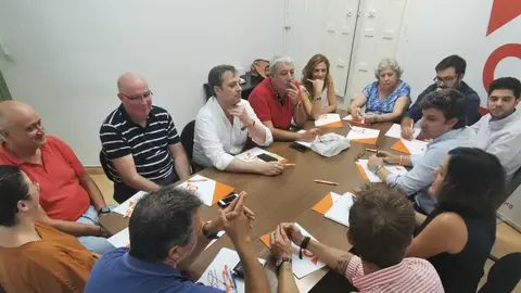 Reunión de los integrantes de Cs Elche en los grupos de trabajo municipal. Reunión de los integrantes de Cs Elche en los grupos de trabajo municipal.