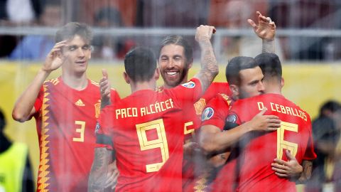 Llorente, con sus compa&ntilde;eros, celebrando el gol de Alc&aacute;cer. 