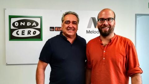 El presidente de la asociaci&oacute;n de restaurantes de Mallorca, Alfonso Robledo, junto al periodista de Onda Cero Illes Balears Mart&iacute; Rodr&iacute;guez