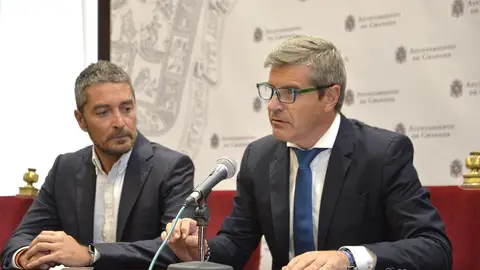 César Díaz y Manuel Olivares El Ayuntamiento de Granada reforzará la seguridad en el Albayzín
